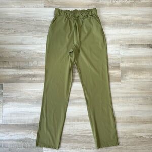 lululemon Athletica Stretch High-Rise Pant, size 6